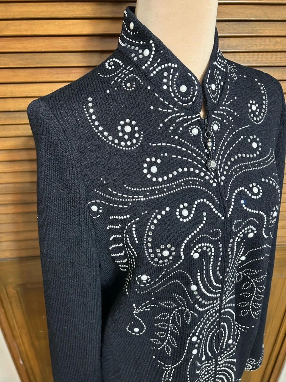 St. John Evening Black Pearl & Crystal Embellished Zip-up Knit Jacket Size 12 - Picture 3 of 11